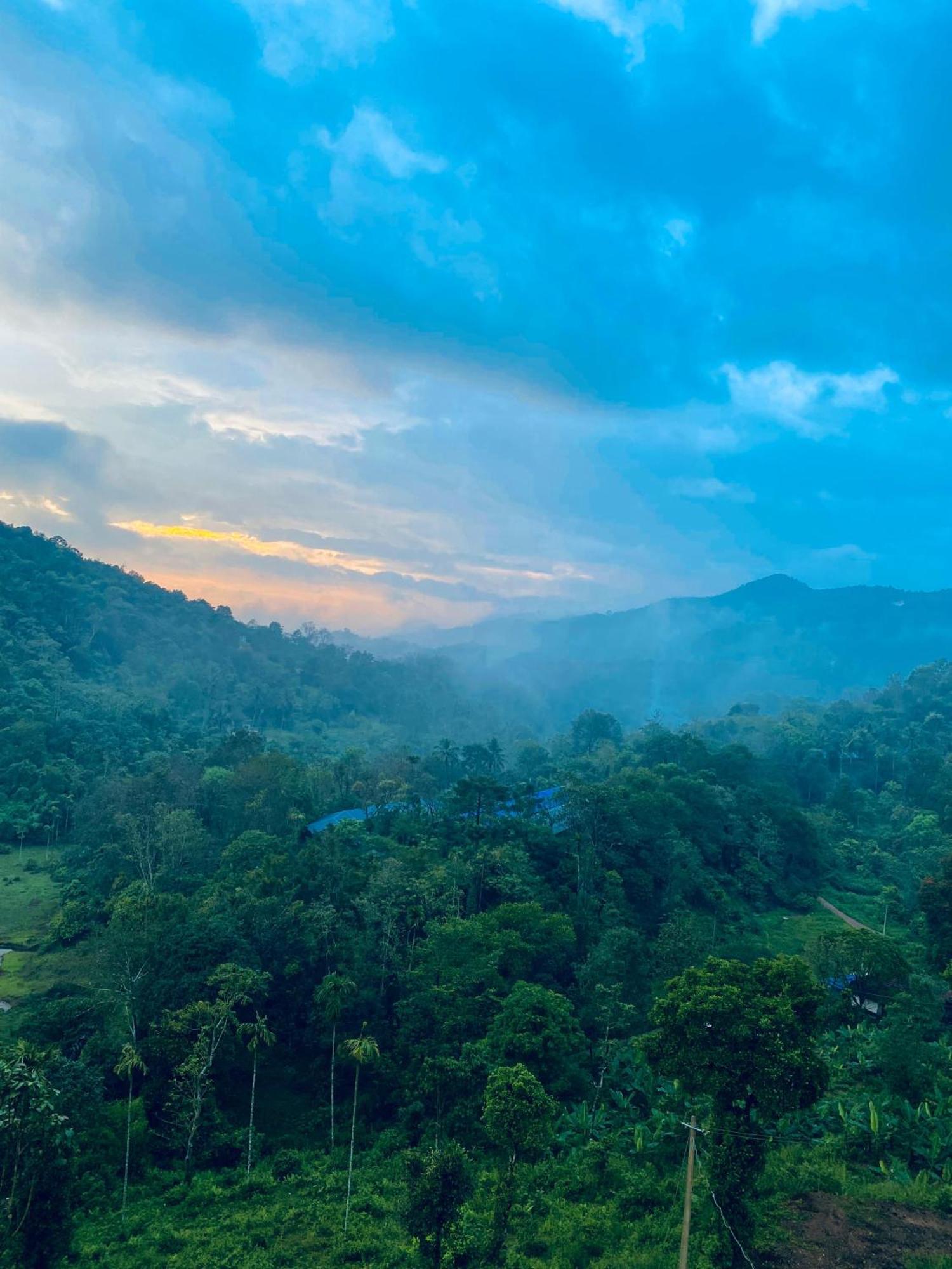 Misty Hideout Bed & Breakfast Kakkadampoyil Luaran gambar