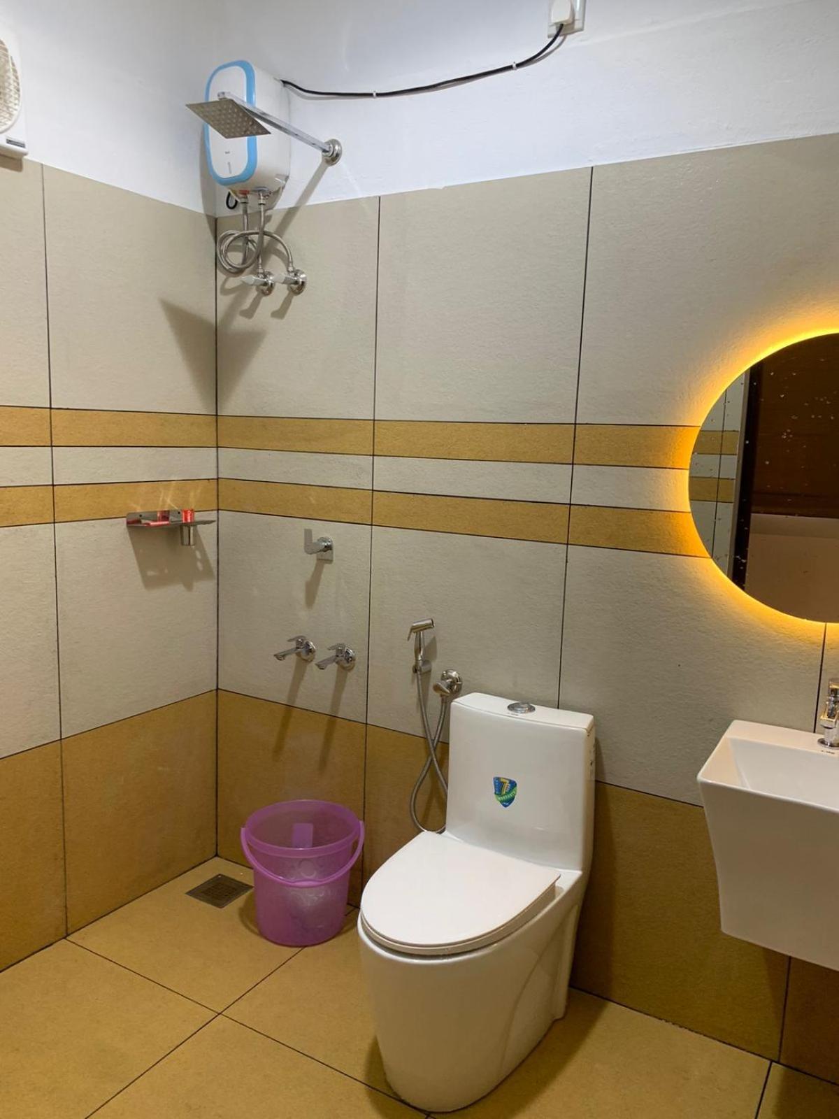 Misty Hideout Bed & Breakfast Kakkadampoyil Luaran gambar